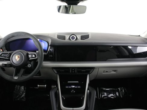 Certified 2026 Porsche Cayenne S AWD/4WD image 11