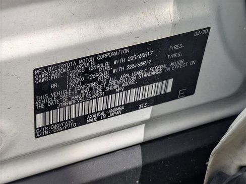 Used 2020 Toyota RAV4 XLE AWD/4WD image 17
