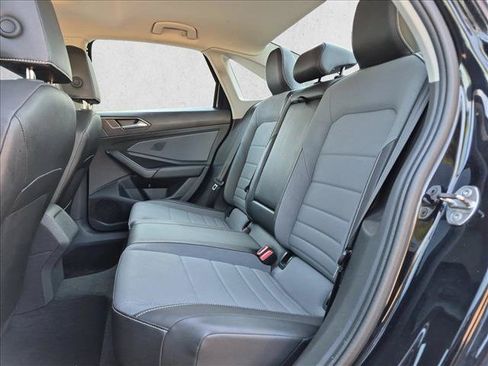 Used 2025 Volkswagen Jetta SE FWD image 14