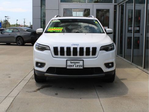 Used 2019 Jeep Cherokee Limited AWD/4WD image 2