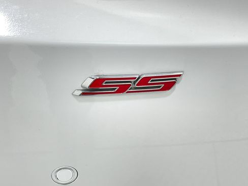 Used 2018 Chevrolet Camaro SS RWD image 39