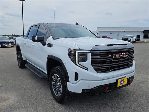 Used 2024 GMC Sierra 1500 AT4 w/ Technology Package AWD/4WD image 7