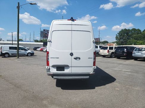 Used 2022 Mercedes-Benz Sprinter 2500 image 6