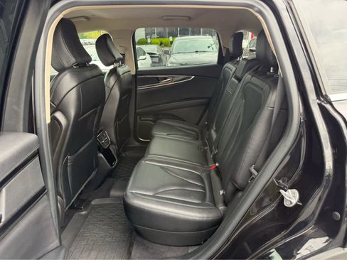Used 2023 Lincoln Nautilus FWD image 15