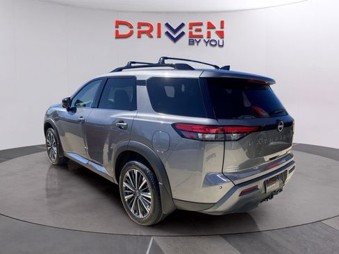 New 2026 Nissan Pathfinder Platinum w/ Cargo Package image 3