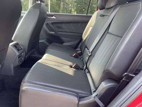 Certified 2022 Volkswagen Tiguan SE FWD image 13