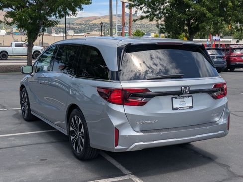 Certified 2025 Honda Odyssey Elite image 8
