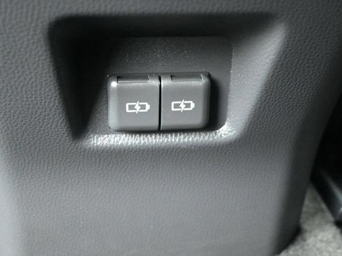 Used 2025 Toyota RAV4 XLE Premium FWD image 17