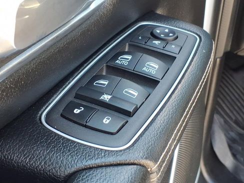 Used 2023 RAM 1500 Laramie AWD/4WD image 11