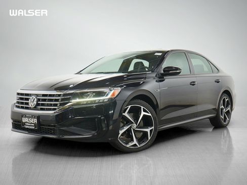 Used 2022 Volkswagen Passat 2.0T R-Line FWD image 1