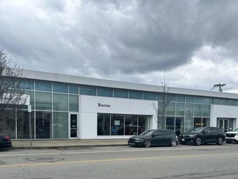 Used 2024 Volkswagen Tiguan SE R-Line AWD/4WD image 5