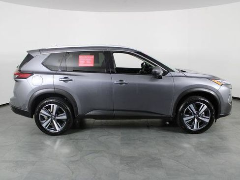 Certified 2026 Nissan Rogue SL FWD image 15