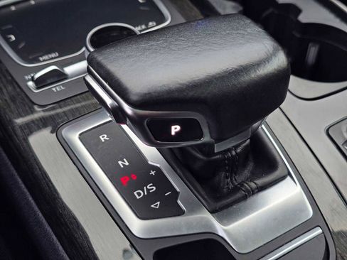 Used 2017 Audi Q7 3.0T Prestige image 34