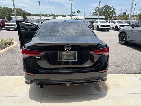 Used 2023 Nissan Sentra SR w/ Midnight Edition Package FWD image 4