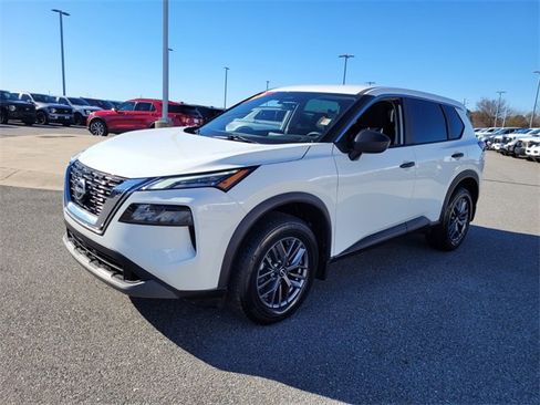 Used 2023 Nissan Rogue S image 3