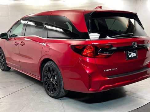 Used 2025 Honda Odyssey Sport-L image 3
