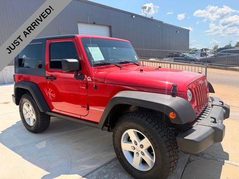 Used 2010 Jeep Wrangler Rubicon w/ PWR Convenience Group AWD/4WD image 3
