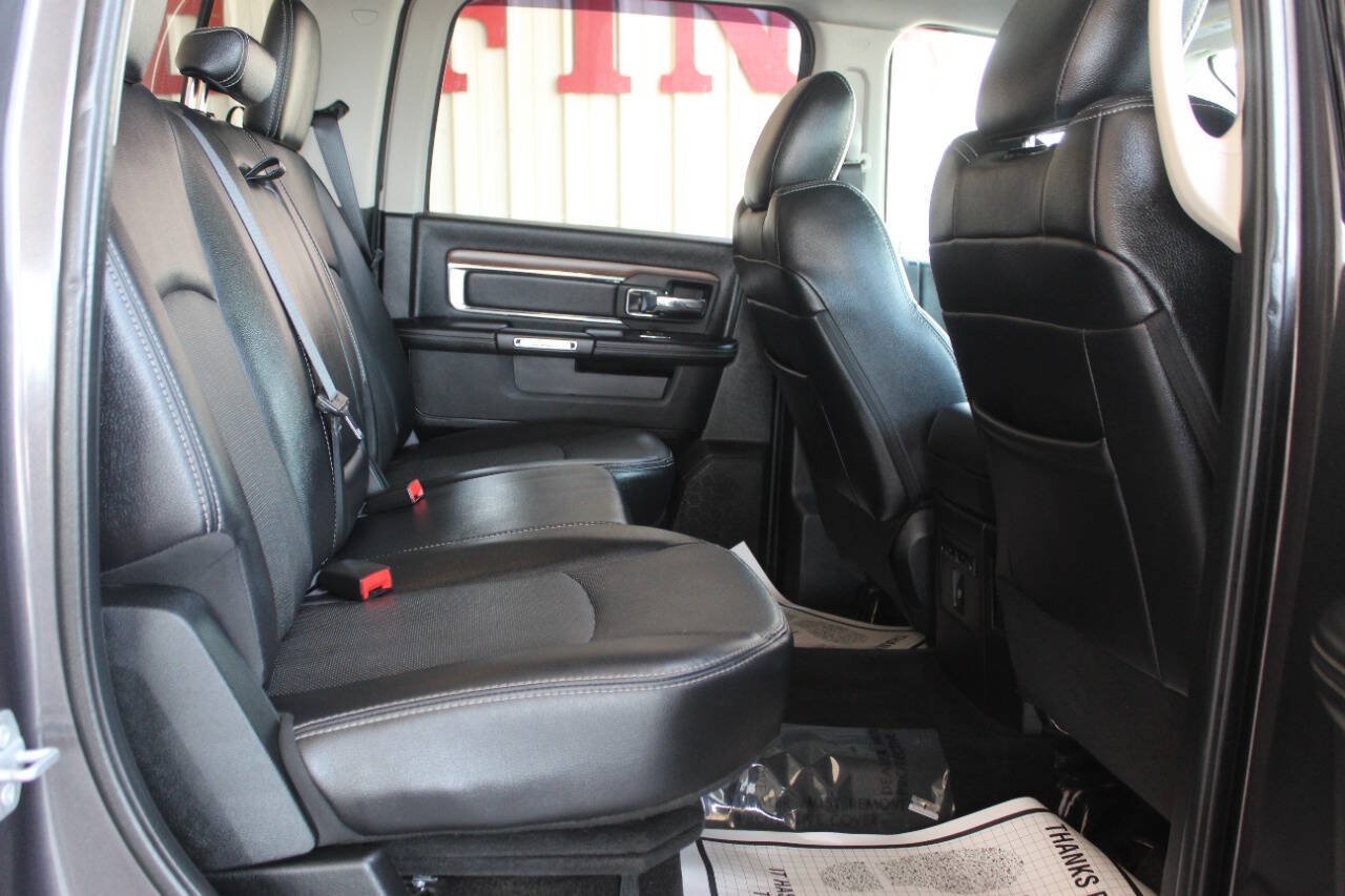 Used 2017 RAM 1500 Laramie w/ Convenience Group AWD/4WD image 11