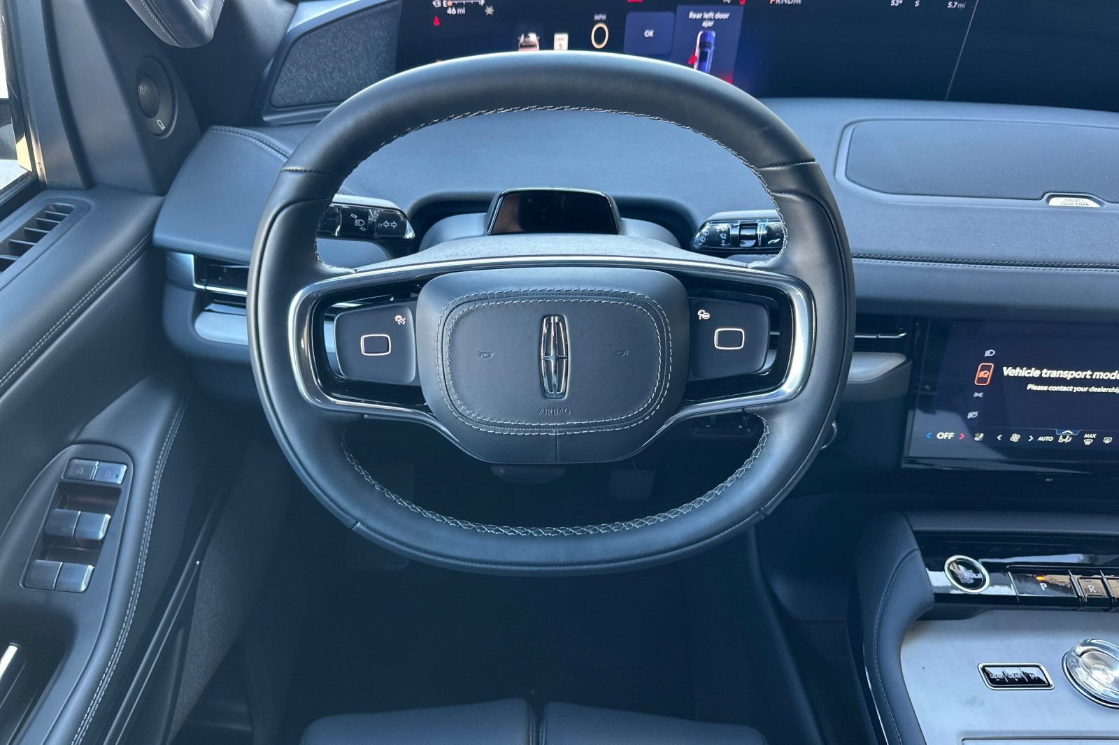 New 2026 Lincoln Navigator Reserve w/ Jet Appearance Package AWD/4WD image 13