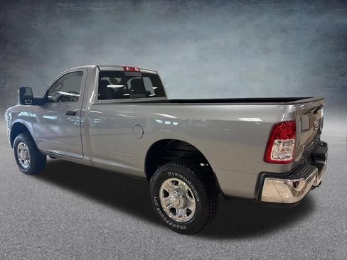 Used 2024 RAM 2500 Tradesman w/ Chrome Appearance Group AWD/4WD image 4