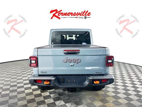 New 2025 Jeep Gladiator Mojave image 6