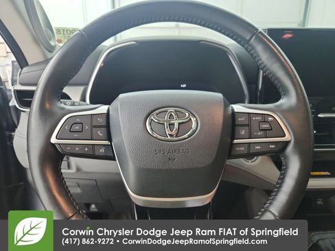 Used 2023 Toyota Highlander Platinum FWD image 21