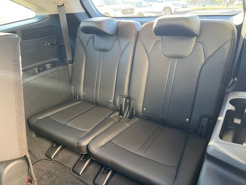 Used 2024 Kia Sorento S image 20