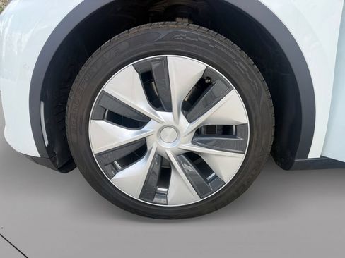 Used 2020 Tesla Model Y Long Range AWD/4WD image 31