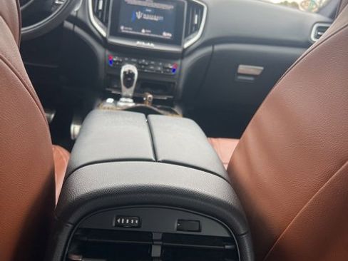 Used 2018 Maserati Ghibli S GranSport image 10