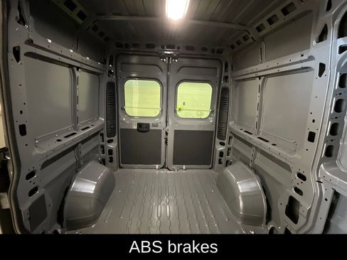 New 2025 RAM ProMaster 1500 w/ Quick Order Package 22G SLT image 5