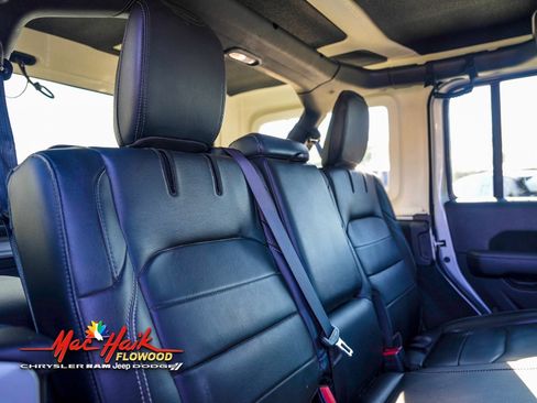 Used 2022 Jeep Wrangler Unlimited Sahara image 13