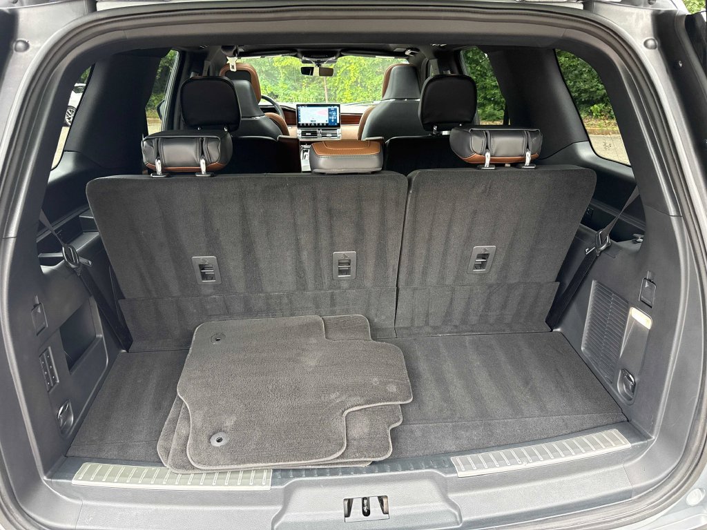 Used 2023 Lincoln Navigator Reserve AWD/4WD image 29