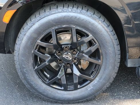 Used 2022 Chevrolet Tahoe Z71 w/ Z71 Off-Road Package AWD/4WD image 14