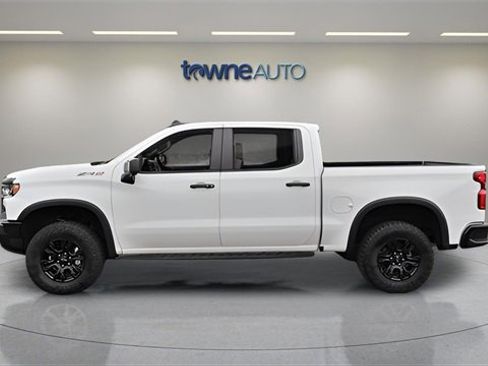 Used 2024 Chevrolet Silverado 1500 ZR2 image 2