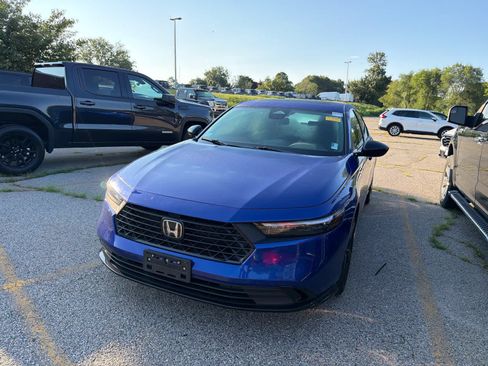 Used 2023 Honda Accord Sport image 7