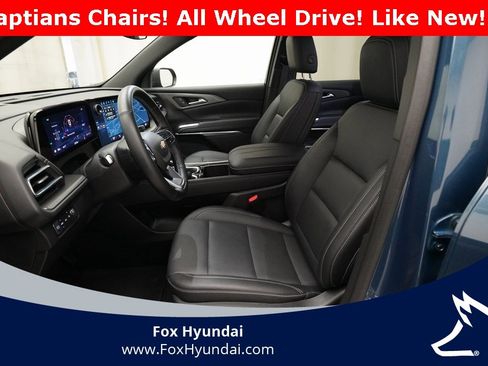 Used 2025 Chevrolet Traverse LT image 7