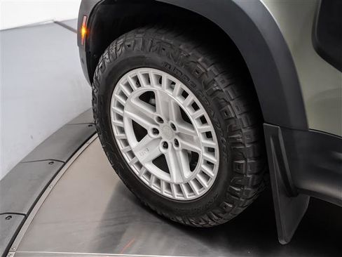 Used 2022 Land Rover Defender 110 AWD/4WD image 12
