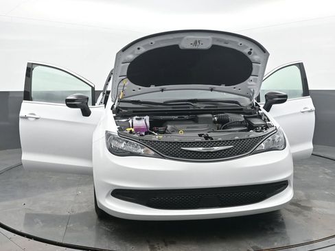 New 2026 Chrysler Voyager LX image 54