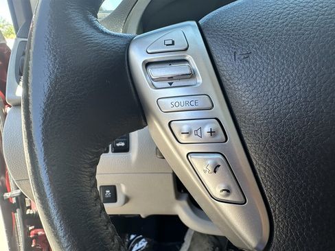 Used 2015 Nissan Sentra SL w/ SL Premium Package FWD image 31