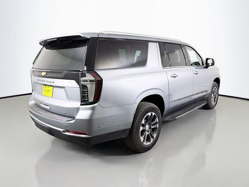 New 2026 Chevrolet Suburban LT w/ Comfort Package AWD/4WD image 5