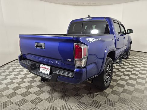 Used 2022 Toyota Tacoma TRD Sport w/ TRD Premium Sport Package RWD image 3