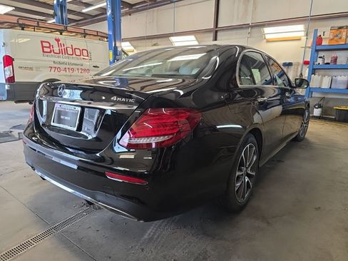 Used 2018 Mercedes-Benz E 400 4MATIC Sedan image 3