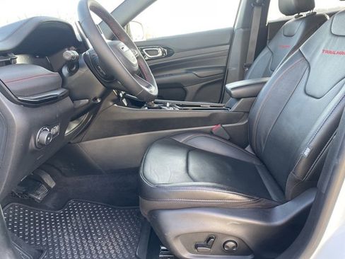 Used 2024 Jeep Compass Trailhawk w/ Trailhawk Elite Group image 8