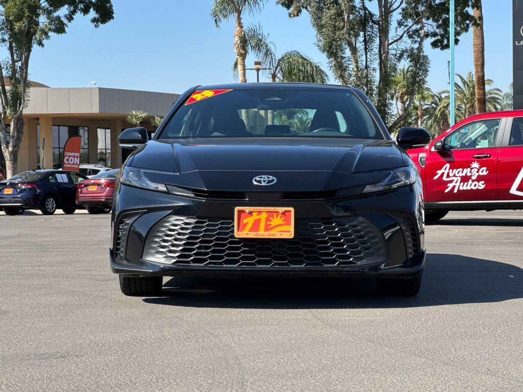 Used 2025 Toyota Camry SE FWD image 8
