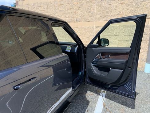 New 2025 Land Rover Range Rover SE image 14