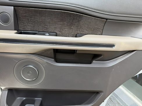 Used 2020 Ford Expedition Limited RWD image 14