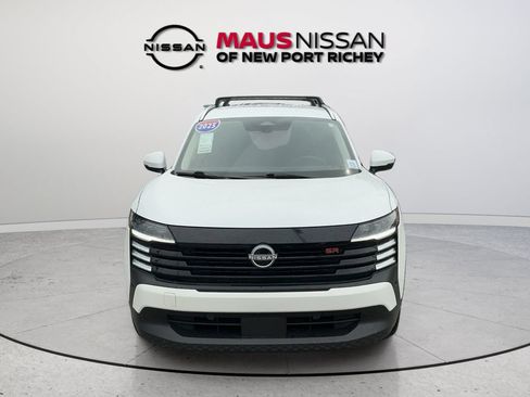 Certified 2025 Nissan Kicks SR FWD image 3