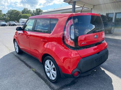 Used 2015 Kia Soul + FWD image 3