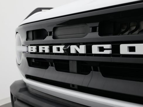 Used 2024 Ford Bronco Outer Banks AWD/4WD image 13