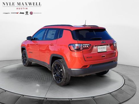 New 2026 Jeep Compass Latitude image 12